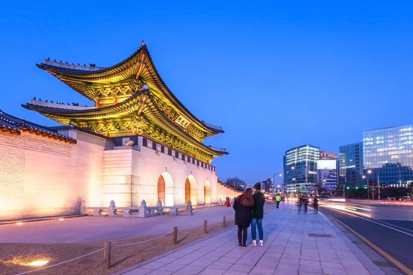 京北宮 キョンボックン 韓国ソウルのダウンタウンにある宮殿門の前 宮殿名 景福宮 — ストック写真