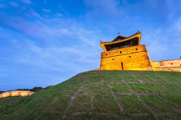 Fortezza Hwaseong Dopo Tramonto Architettura Tradizionale Della Corea Suwon Corea — Foto Stock