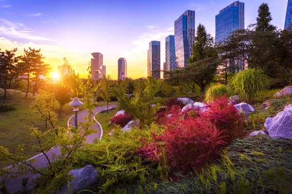 Seul cidade com belo pôr do sol, parque central em Songdo — Fotografia de Stock