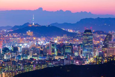 Seul şehir silüeti ve gökdelen, Seul şehir merkezinde, Güney Kore.
