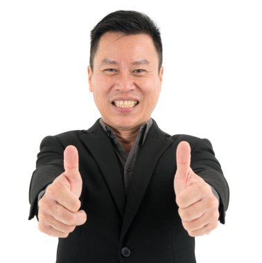 Kendine güvenen işadamıportresi iki göstererek başarı yakalıyor