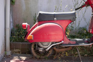 Kütüphane binası için özel olarak tasarlanmış yapı malzemeleri.