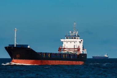 Siyah bulker gemi. Lojistik ve mal nakliyatı