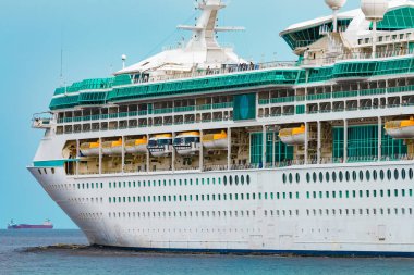 Beyaz cruise liner Riga City. Tur seyahat ve spa hizmetleri