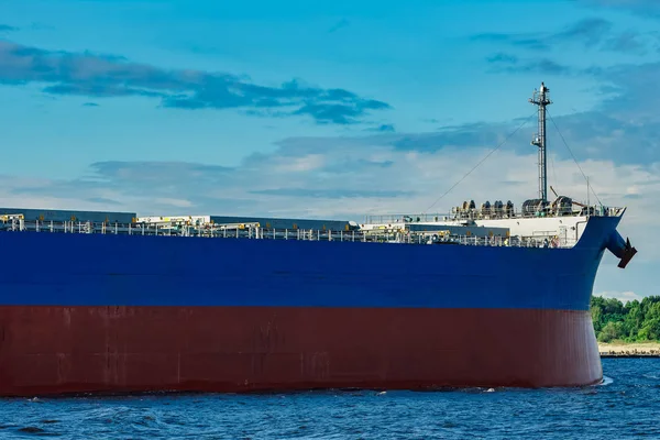 Importación Mercancías Gran Buque Carga Azul Que Traslada Puerto Riga —  Fotos de Stock