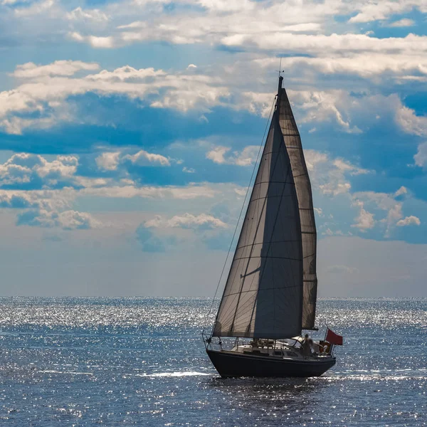 Blå Segelbåt Resor Genom Europa Sjöresa — Stockfoto