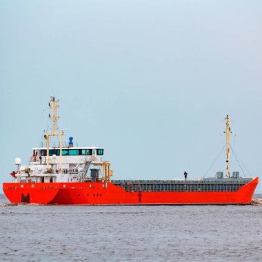 Turuncu kargo gemisi. Lojistik ve mal nakliyatı