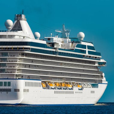 Lüks yolcu gemisi çalışmalar devam etmektedir. Tur seyahat ve spa hizmetleri