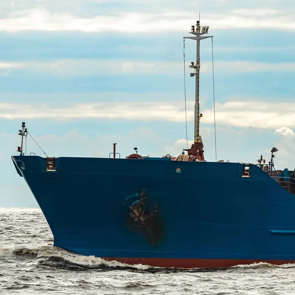 Importación Mercancías Gran Buque Carga Azul Que Traslada Puerto Riga —  Fotos de Stock
