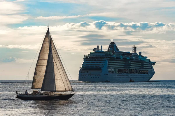 Blue Sailboat Traveling Cruise Liner Riga — Stock Photo, Image