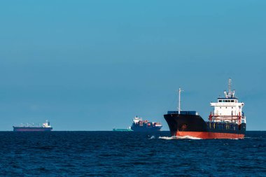 Siyah bulker gemi. Lojistik ve mal nakliyatı