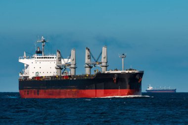 Siyah bulker gemi. Lojistik ve mal nakliyatı