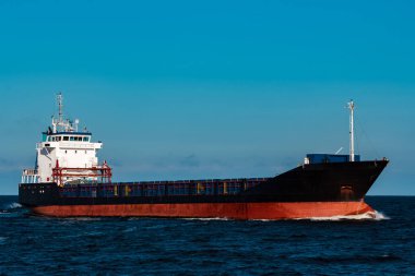 Siyah bulker gemi. Lojistik ve mal nakliyatı