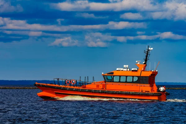 Orangefarbenes Lotsenboot Auf Dem Fluss Europa Rettungsdienst — Stockfoto