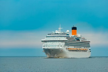 Büyük royal cruise gemisi yolda. Seyahat ve spa hizmetleri