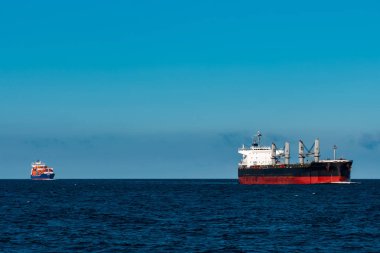 Siyah bulker gemi. Lojistik ve mal nakliyatı