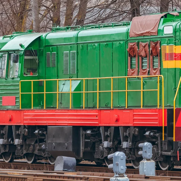 Зелений Дизельний Вантажний Локомотив Вантажний Поїзд Дії — стокове фото