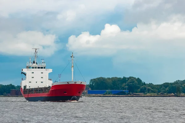 Rotes Neues Frachtschiff Das Ins Ausland Fährt Produktexport Europa — Stockfoto