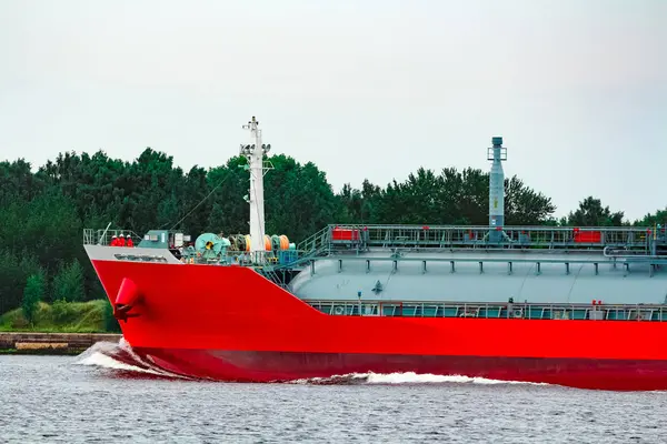 Rode Tanker Giftige Stoffen Aardolieproducten Overbrengen — Stockfoto