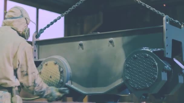 Astar Bir Metal Yüzeye Boya Tabancası Ile Açık Sarı — Stok video