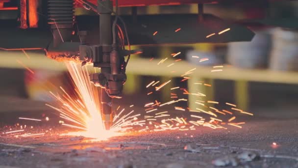 플라즈마 공장에서 레이저로 전문적인 생산입니다 중공업 워크숍 — 비디오