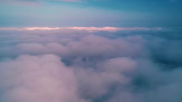 Légi Felvétel Felhők Drone Legyek Nagyon Magas Esti Égen Romantikus — Stock videók
