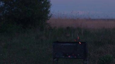 Brazier veya Extreme Grill Mutfağında Yanan Ateş