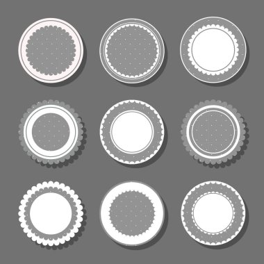 Yuvarlak şirin çerçeveler topluluğu. Bu lekeli bir desen ile dolu ve ayrıca fırfırlar ile dekore edilmiştir. Harika fotoğraflar, kartları, Etiketler, davetiyeler, duyuru için. Tek renkli tasarım