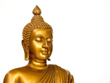 Antika Buda heykeli altın beyaz arka planda (izole arka plan). Buda'nın yüzü sağa dönük.