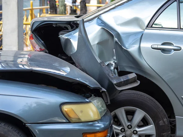Accidente Accidente Coche Calle Con Naufragios Automóviles Dañados Accidente Causado — Foto de Stock