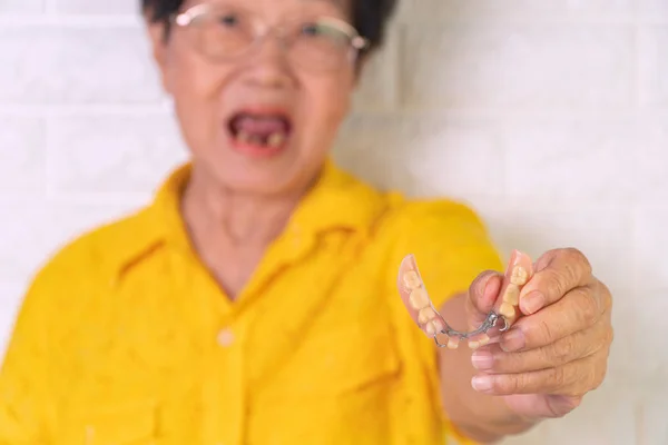 Asiática Anciana Mujer Mayor Años Edad Sonreír Con Unos Dientes — Foto de Stock