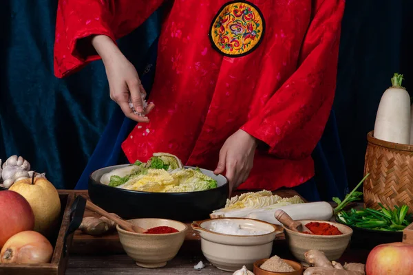 Asian Women Wearing Korean Traditional Costumes Hanbok Sprinkling Salt Hand — Stock Photo, Image