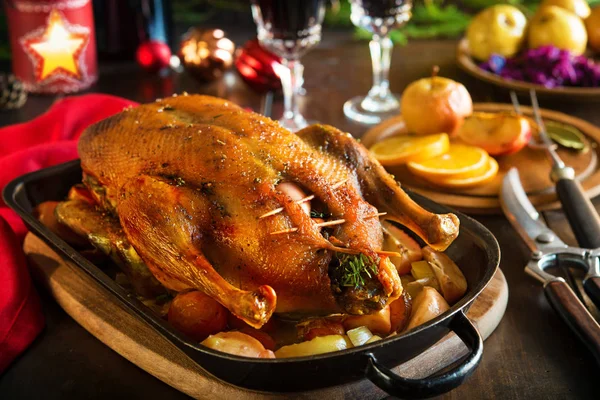 Roast Christmas Duck Thyme Apples — Stock Photo, Image