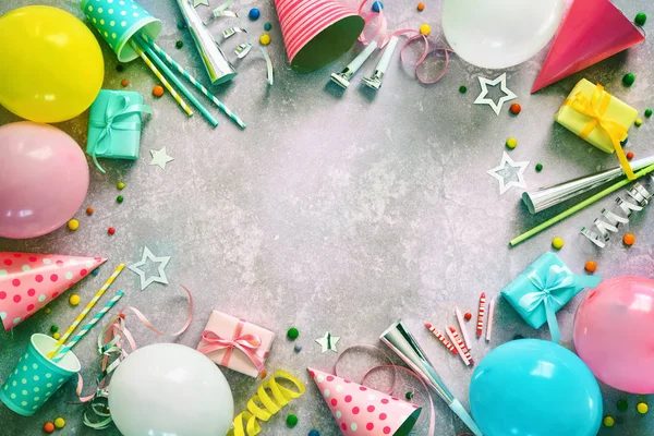 Decorazione Feste Compleanno Con Palloncini Scatole Regalo Piroscafi Coriandoli — Foto Stock