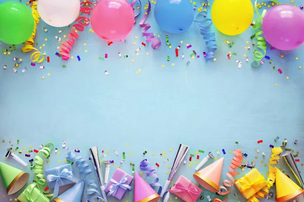 Decoração Festa Aniversário Com Balões Caixas Presente Vaporizadores Confetes — Fotografia de Stock