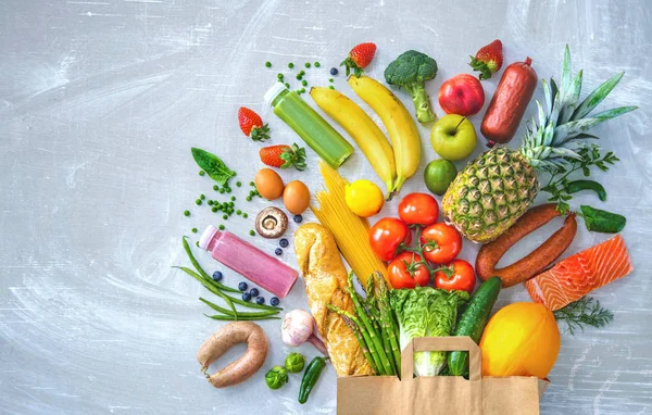 Seleção Alimentos Saudáveis Saco Compras Com Mantimentos Cheios Legumes Frutas — Fotografia de Stock