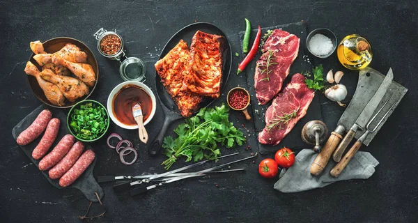 Różnego rodzaju grill i bbq mięs z rocznika kuchnia i bu — Zdjęcie stockowe