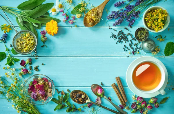 Xícara de chá de ervas saudável — Fotografia de Stock