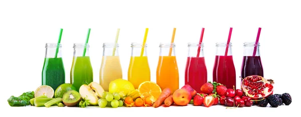 Assortiment Van Verse Groenten Fruit Sappen Regenboogkleuren Geïsoleerd Witte Achtergrond — Stockfoto