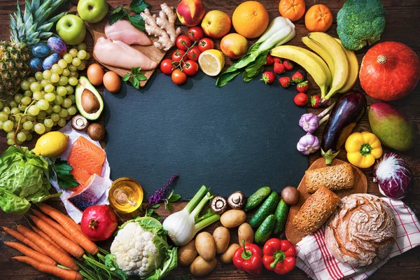 Composição Com Variedade Produtos Alimentares Orgânicos Com Espaço Cópia Vista — Fotografia de Stock