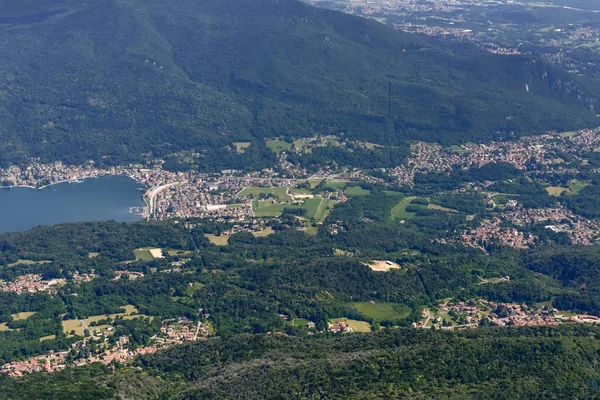 Plano Aéreo Desde Pequeño Avión Porto Ceresio Pueblo Turístico Lago — Foto de Stock