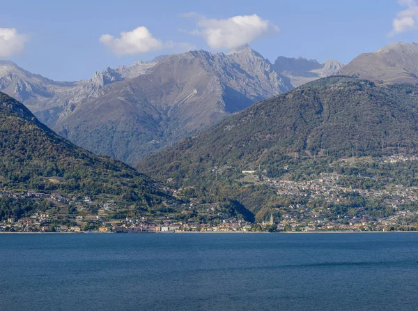 Krajina Zelené Jezero Como Pobřeží Jezera Vesnici Dongo Natočené Směrem — Stock fotografie