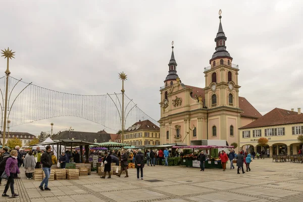 Ludwigsburg Alemania Noviembre Tiempo Nublado Mercado Del Sábado Plaza Frente —  Fotos de Stock