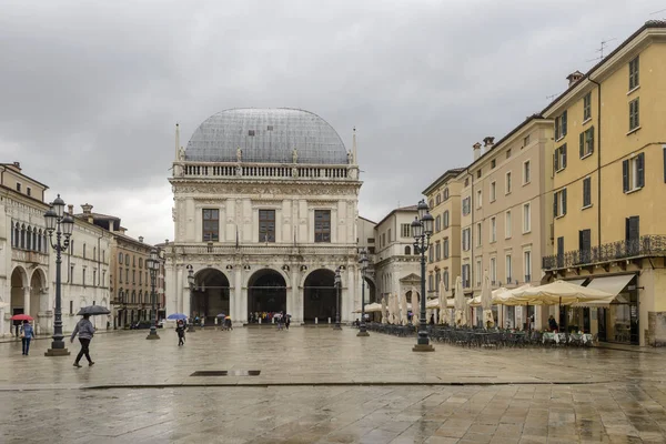 Brescia Italia Octubre Lluvia Ligera Sobre Plaza Histórica Edificio Renaissance — Foto de Stock