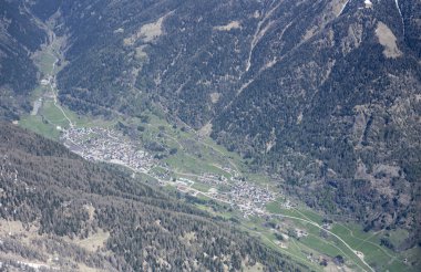 Sole vadisindeki Pejo köyü, Trentino, İtalya
