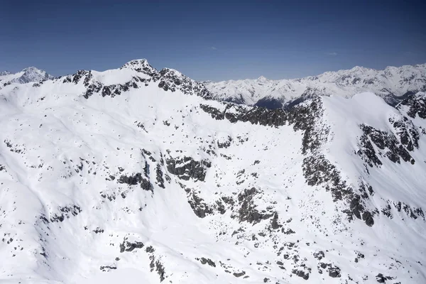 パル山頂の春の雪、トレンティーノ、イタリア — ストック写真