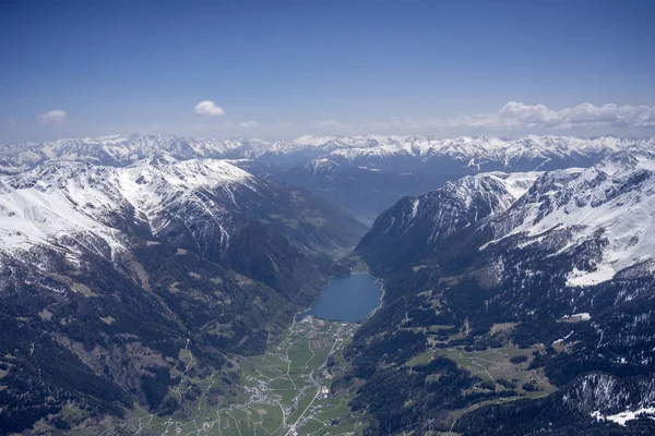 Poschiavo Lake och Valley, Graubünden, Schweiz — Stockfoto