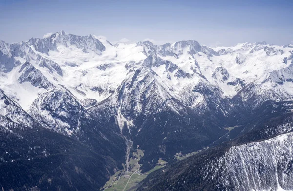 Cordillera Presanella y valle del Vermiglio, Trentino, Italia —  Fotos de Stock