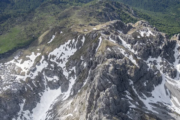 Zuccone Campelli kayalıkları yukarıdan, Orobie, İtalya — Stok fotoğraf