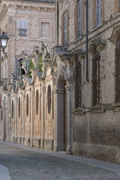 Verkürzung des Barockpalastes, Krema, Italien — Stockfoto